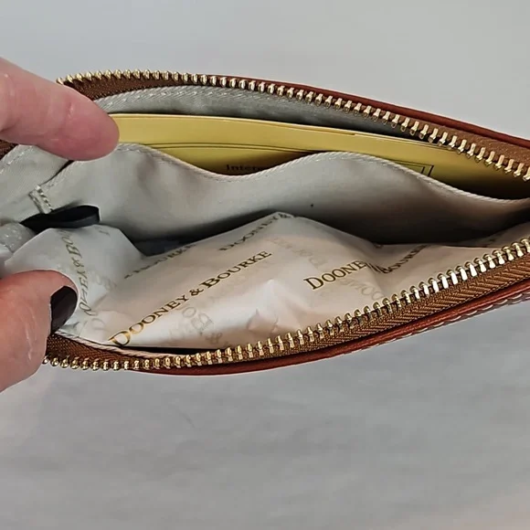 Dooney & Bourke | NWT Women's NFL Large Slim Wristlet Arizona Cardinals - Picture 8 of 10